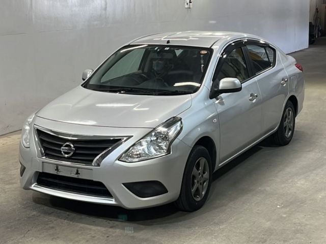 4214 Nissan Tiida latio N17 2016 г. (KCAA Fukuoka)